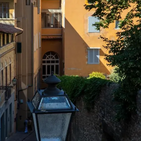 Modern Magnoli View In Ponte Vecchio Appartamento *